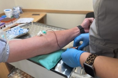 Итоги дня: хабаровчане в ромашках, спортсмены-профи и соревнования по триатлону