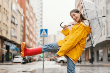 Итоги дня: циклон в городе, цветущие лотосы, гибель байкера и поиски пенсионера