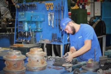 Итоги дня: смертельный переворот, юные спасатели и дополнительные рейсы