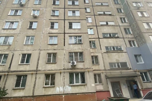 5-летняя девочка выпала с окна седьмого этажа жилого дома в Хабаровске 5-летняя девочка выпала с окна седьмого этажа жилого дома в Хабаровске