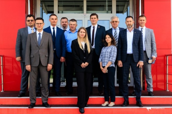 Торговые представители иностранных государств посетили завод "Русский минтай"