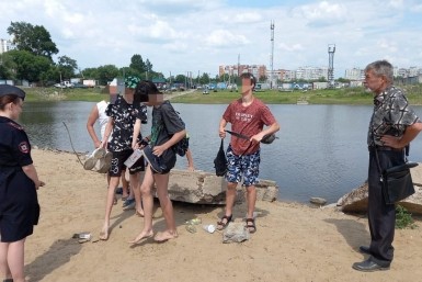 Родился в рубашке: утопающего на пляже "Дельфин" спасли спасатели МЧС России в Хабаровске