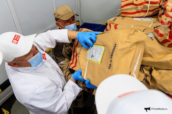 Торговые представители иностранных государств посетили завод "Русский минтай"