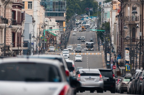 Поток китайских машин хлынул в Россию - почему так трудно к ним купить запчасти