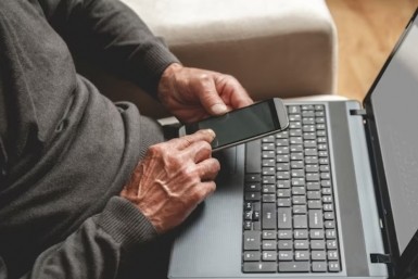 Итоги дня: циклон в городе, цветущие лотосы, гибель байкера и поиски пенсионера