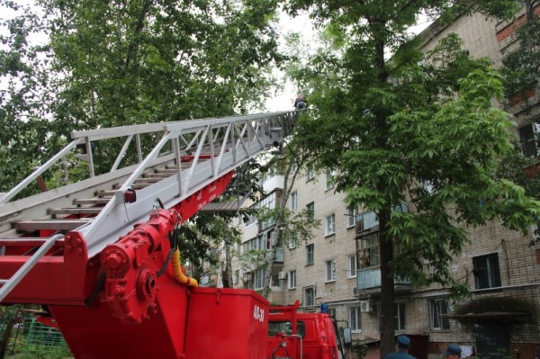 Семь человек спасли огнеборцы во время пожара в жилом доме в Комсомольске-на-Амуре