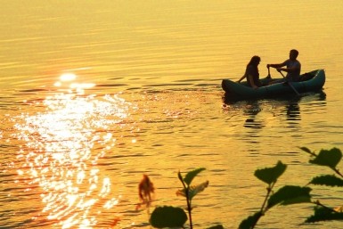 Итоги дня: морской фестиваль, странный цемент, полицейский арестован