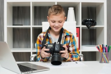 Итоги дня: городские цветы, День Государственного флага и помощь жене мобилизованного