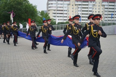 Итоги дня: городские цветы, День Государственного флага и помощь жене мобилизованного
