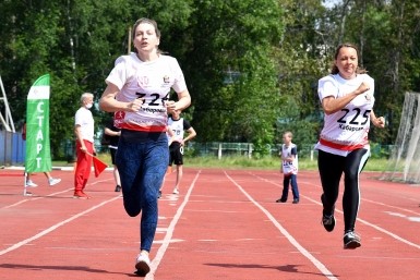 Итоги дня: космические страсти, айда на море, лесные поиски и вандал против иномарки