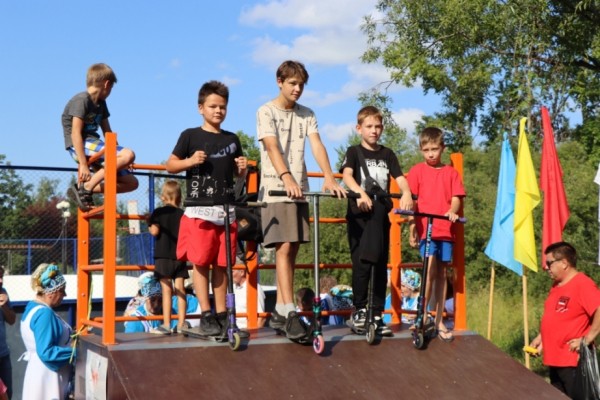 В селе Заозёрное Хабаровского края открыли новый скейт-парк