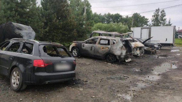 Двое жителей Хабаровского края задержаны за поджог четырёх машин