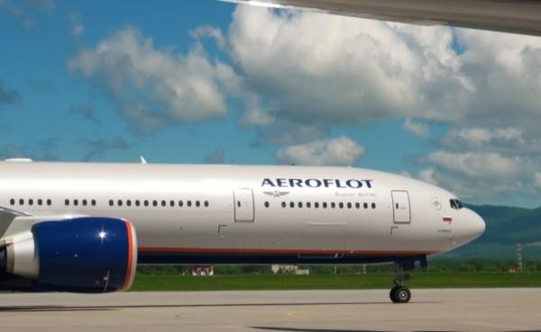Борт "Аэрофлота" вынужденно сел в Хабаровске из-за приступа у ребенка