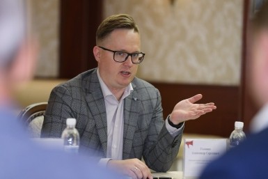 Итоги дня: растут цены на бензин, Кэмерон - гражданин России, наши кадеты едут в Грозный