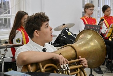 Итоги дня: растут цены на бензин, Кэмерон - гражданин России, наши кадеты едут в Грозный