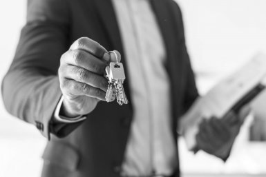 Итоги дня: опасные краны, спасение рыбаков, рыба с душком и трудовая молодежь в деле