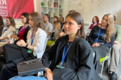 Итоги дня: дорогие поездки с "шашечками", дальневосточная драматургия и рост тарифов