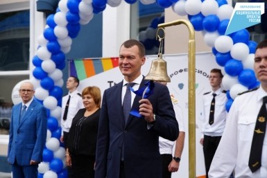 Итоги дня: отравление при пожаре, Денежный сквер, горячие батареи и угроза от большой воды