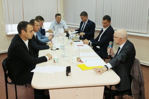 Итоги выборов мэра Хабаровска обсудили за круглым столом "Делового клуба AmurMedia"