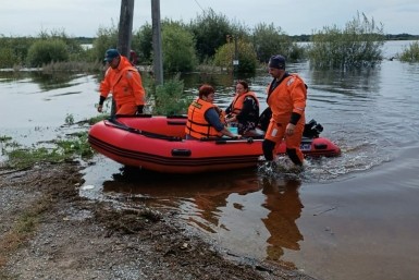 Итоги дня: диван Шредингера, Гродекова в массы, поиски грибника и выборы на воде