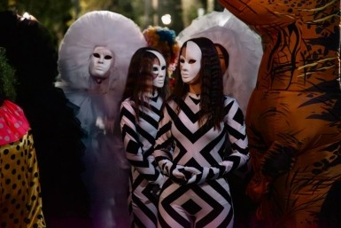 Итоги дня: дорогие поездки с "шашечками", дальневосточная драматургия и рост тарифов