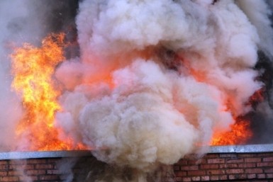 Итоги дня: отравление при пожаре, Денежный сквер, горячие батареи и угроза от большой воды