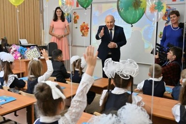 Итоги дня: отравление при пожаре, Денежный сквер, горячие батареи и угроза от большой воды