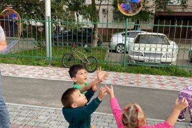 Итоги дня: диван Шредингера, Гродекова в массы, поиски грибника и выборы на воде