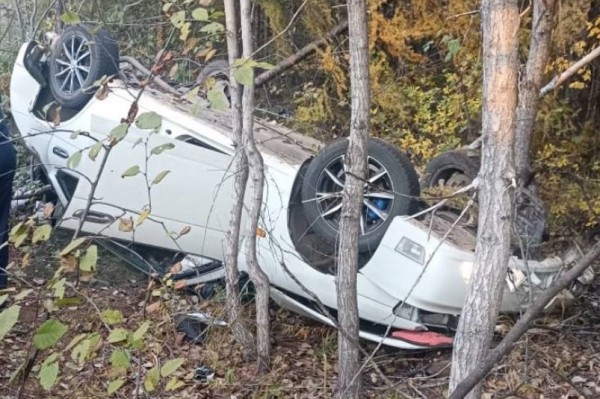 Автомобиль перевернулся, пассажир погиб на месте ДТП в Хабаровском крае