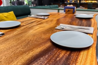 Итоги дня: отравление при пожаре, Денежный сквер, горячие батареи и угроза от большой воды