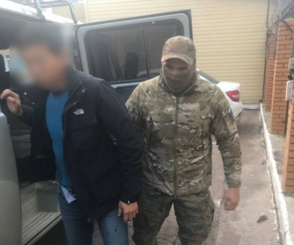 Руководителя подрядчика, завалившего стройку школы в Бурятии, задержали силовики