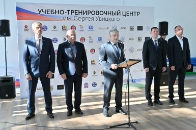 Итоги дня: лучших наградили, страшная авария, детская жестокость и открытие нового центра