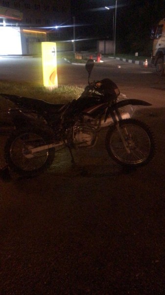 Ни прав, ни чувства самосохранения: школьников на байке сбила иномарка в Хабаровске