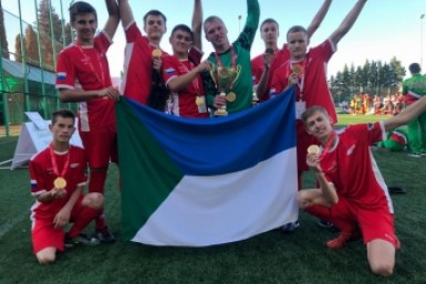 Итоги дня: готовим волонтеров, 50-метровому бассейну быть, опять ищут рыбаков и два пожара