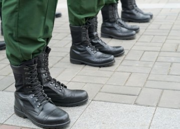 Итоги дня: пьяные дебоширы, крабовые аукционы и осенний призыв