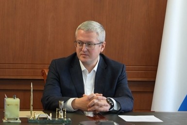 Итоги дня: "Ветер перемен", тест для таксиста, школьный драчун и игры на рабочем месте