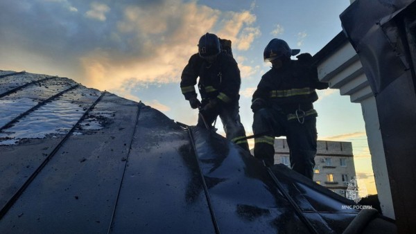 Гостиница "Али" горит в Хабаровске