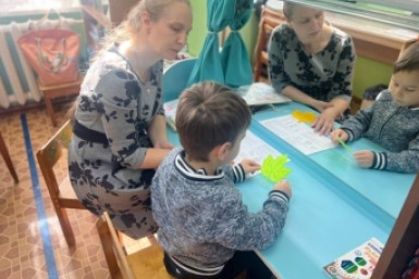 Итоги дня: "Ветер перемен", тест для таксиста, школьный драчун и игры на рабочем месте