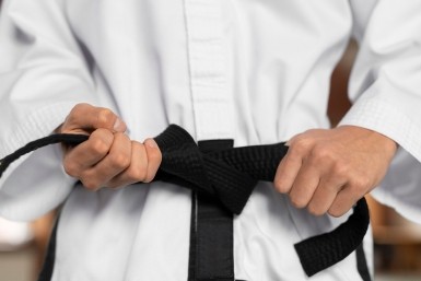 Итоги недели: автобусы для школ, погибший чемпион, долгостроев все меньше