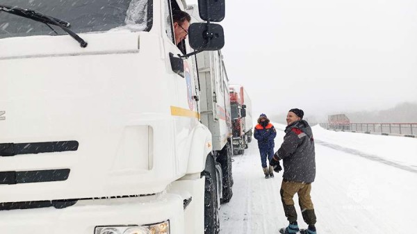 МЧС оказывает помощь жителям Хабаровского края после снежного циклона
