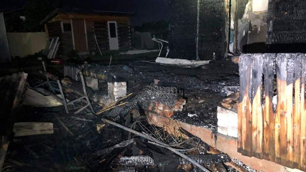 Женщина и три девочки пострадали при пожаре в доме в Хабаровском крае
