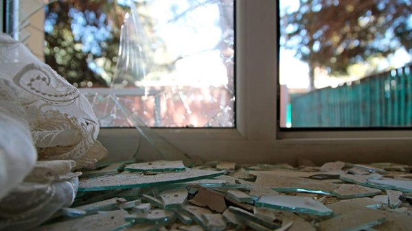 В Хабаровском крае два подростка разбили окна в помещении для голосования
