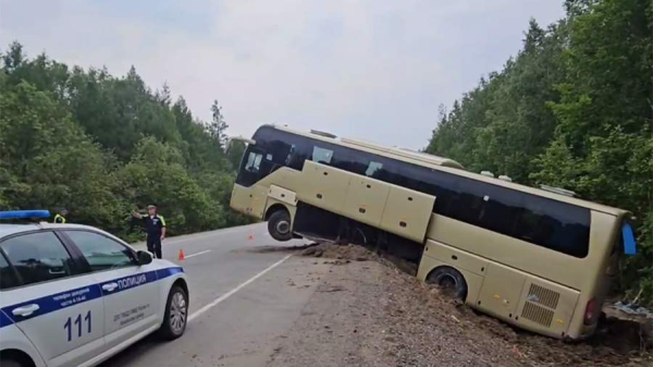
Шесть человек пострадали при опрокидывании автобуса в Хабаровском крае